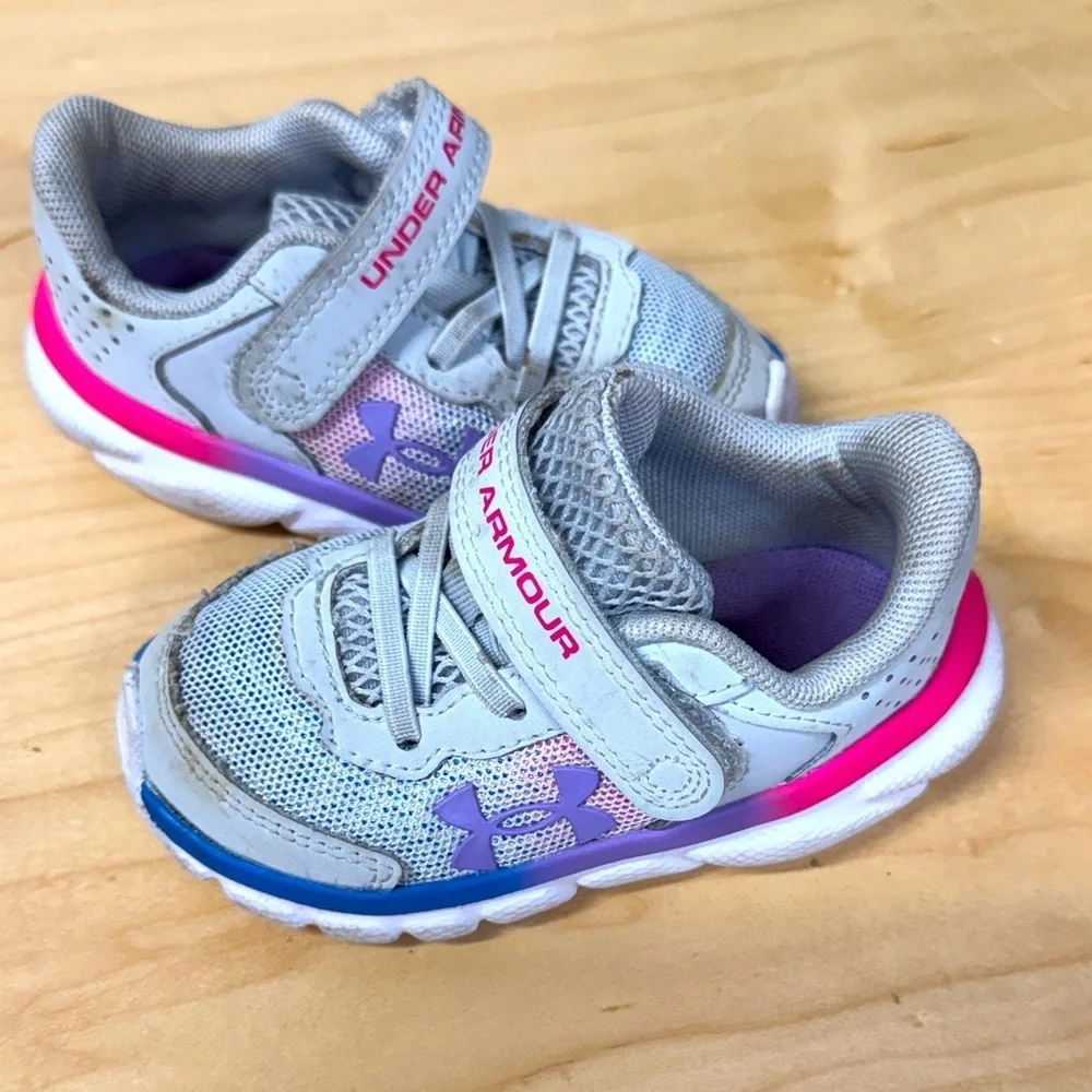 Under Armour toddler baby Gray and‎ Pink velcro Sneakers size 5K